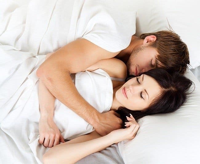 11 choses que les couples heureux font avant d'aller dormir