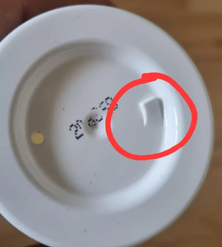 Fond de flacon de lotion avec une rampe intégrée