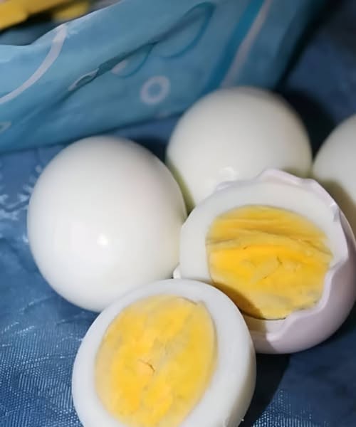 Œufs durs prêts à être dégustés