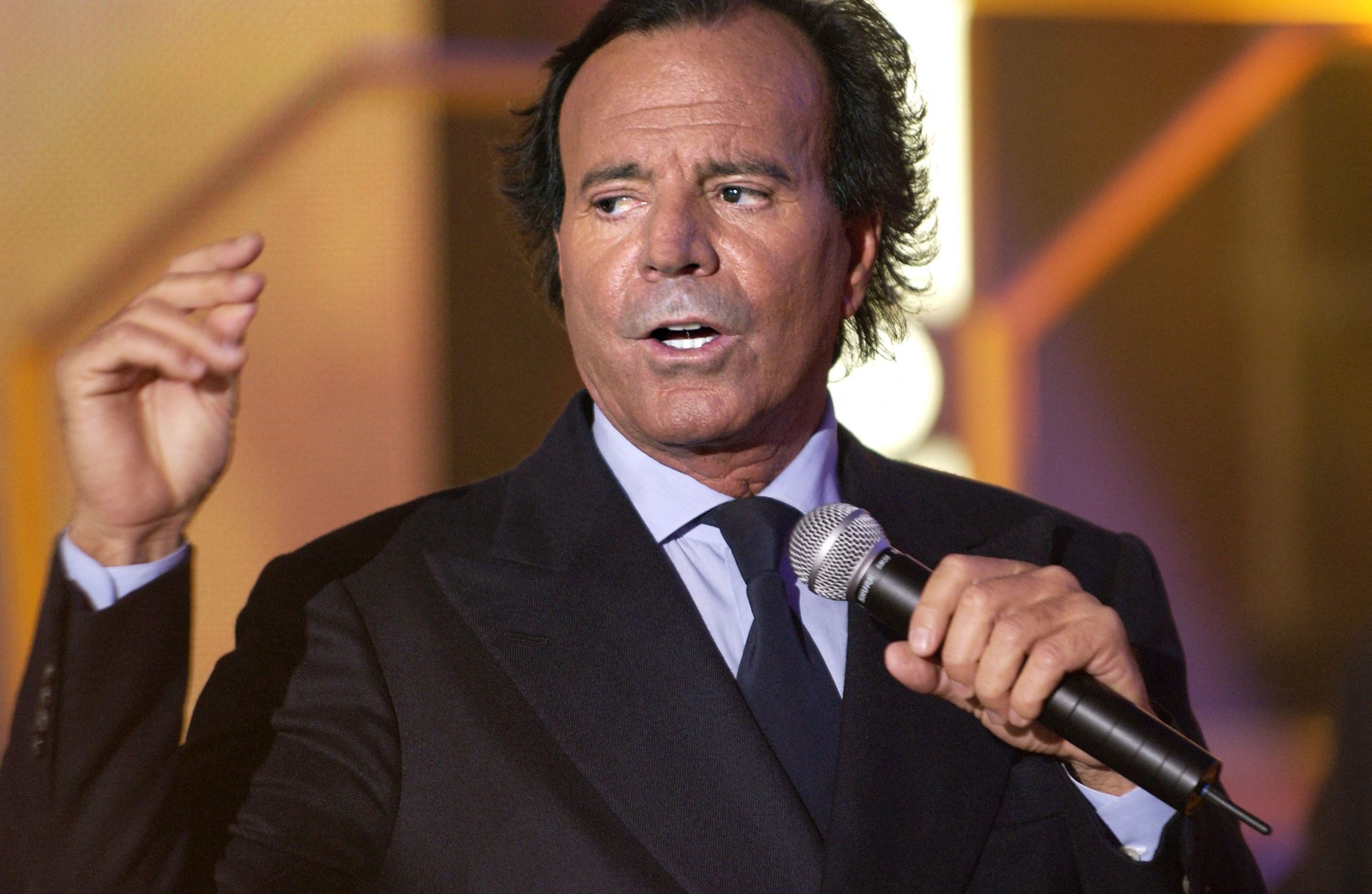 Julio Iglesias et sa famille en photo de groupe