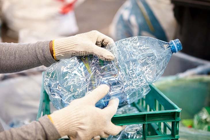 Bouteille en plastique compactée. source : spm