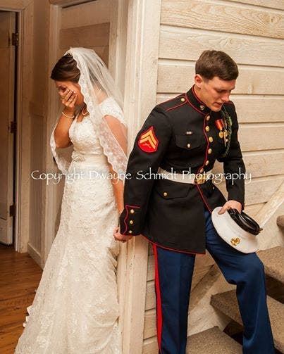 Cette mariée est surprise de découvrir une autre facette de son mari le jour du mariage