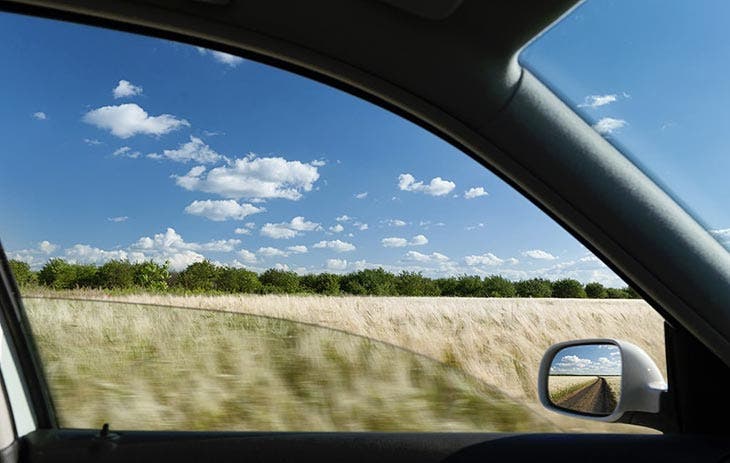 Conduire avec les vitres de la voiture ouvertes. source : spm