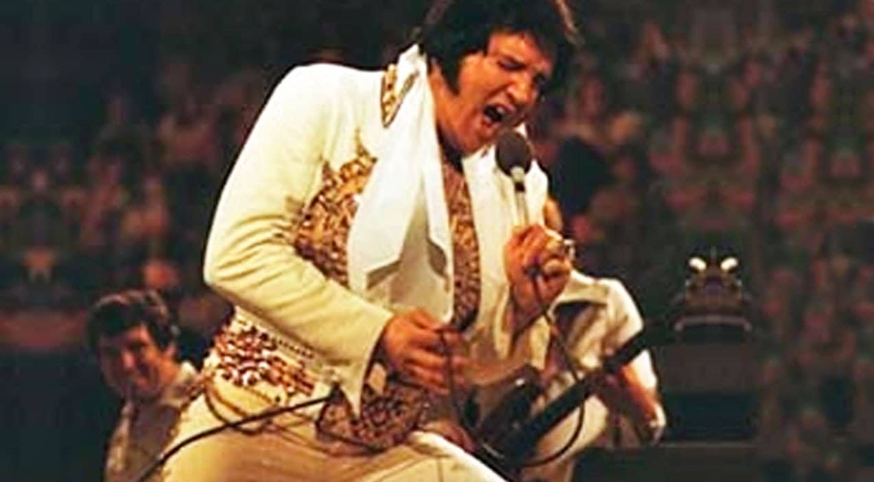 Elvis Presley interprétant Unchained Melody