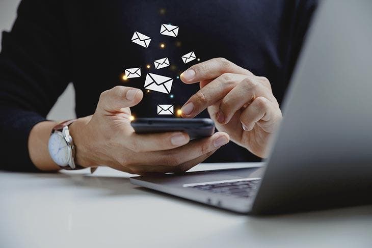 Envoi de mails par téléphone