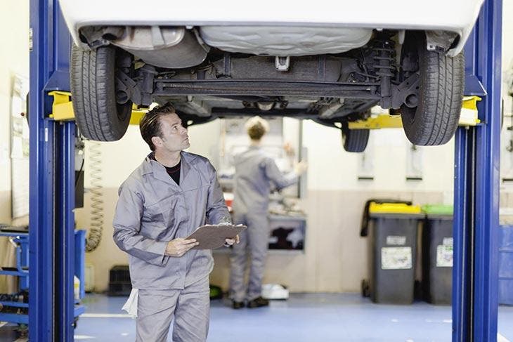 Faire vérifier sa voiture dans un atelier