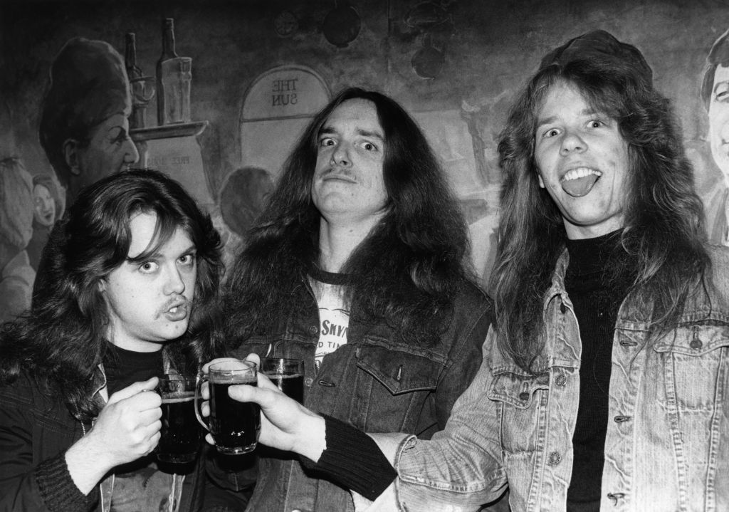 James Hetfield en concert, visage marqué par l'intensité et l'émotion