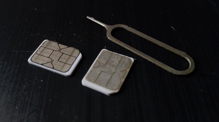 La clé du téléphone pour retirer la carte sim 