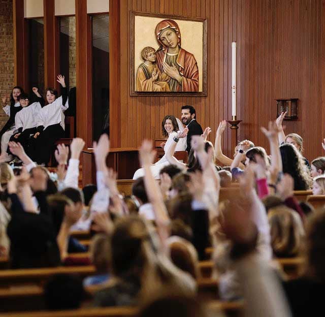 La fête de mariage de l’enseignante