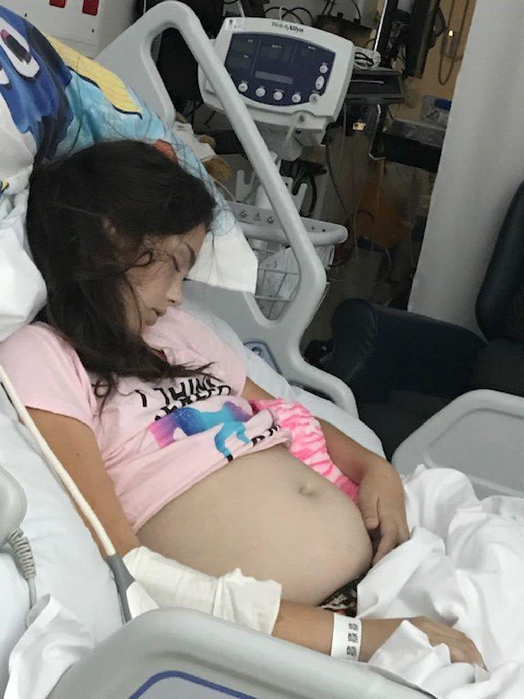 Les médecins pensent que cette fille de 11 ans est enceinte