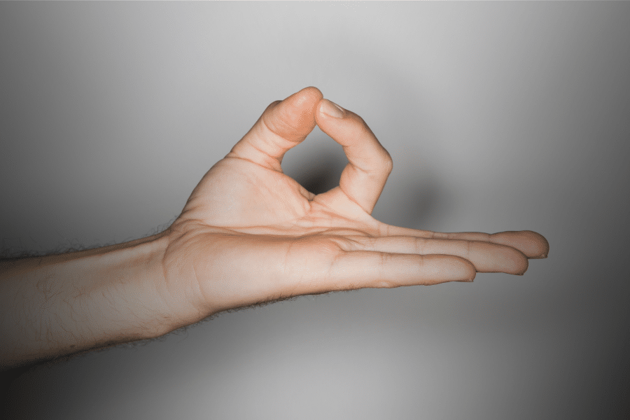 Schéma explicatif sur les mudras et le yoga des doigts
