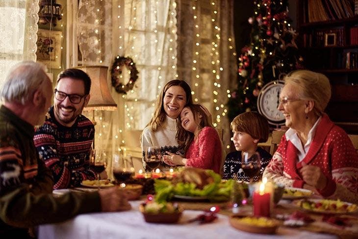 Partager l’apéritif en famille. source : spm