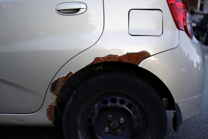 Rouille sur la carrosserie d’une voiture