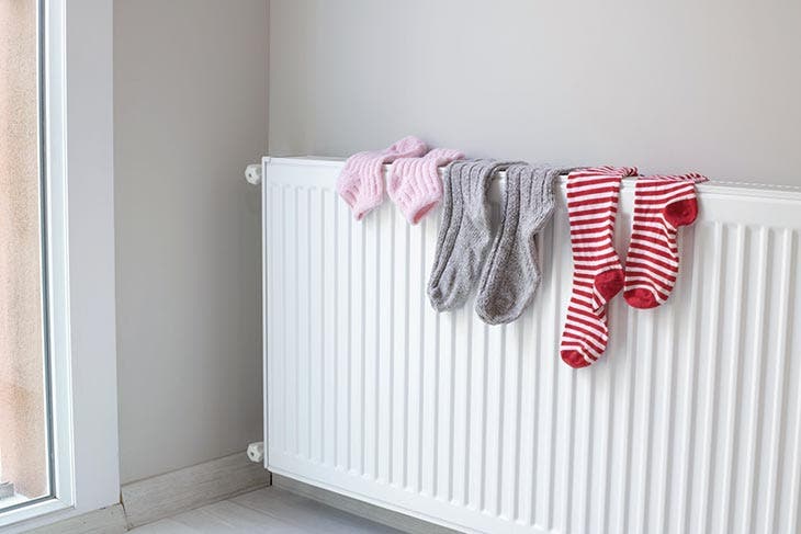 Sécher des vêtements sur un radiateur