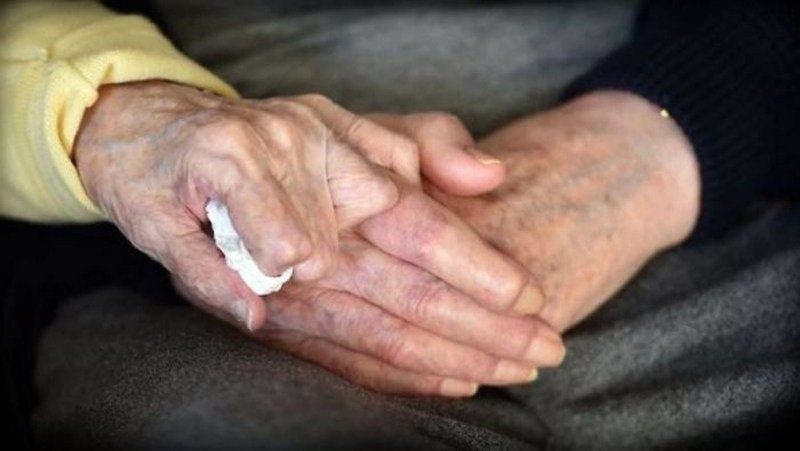 Une maman de 98 ans emménage dans une maison de retraite