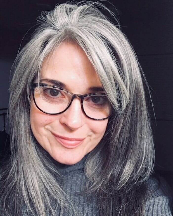 Ces femmes formidables renoncent à teindre leurs cheveux gris