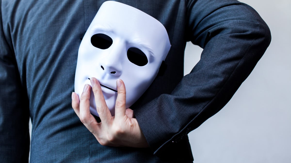 Illustration d'une personne semblant réfléchir, évoquant la confusion et le doute intérieur.