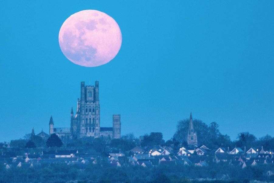 La Super Lune rose d’Avril