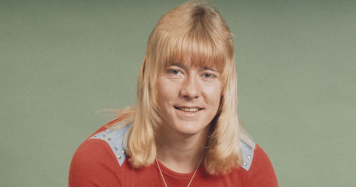 Brian Connolly sur scène avec Sweet, énergie électrisante